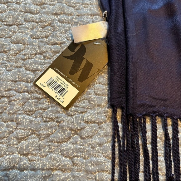 Nine West Scarf Navy Coastal Prep with Fringe Long & Wide 72” x 21” - Picture 4 of 9